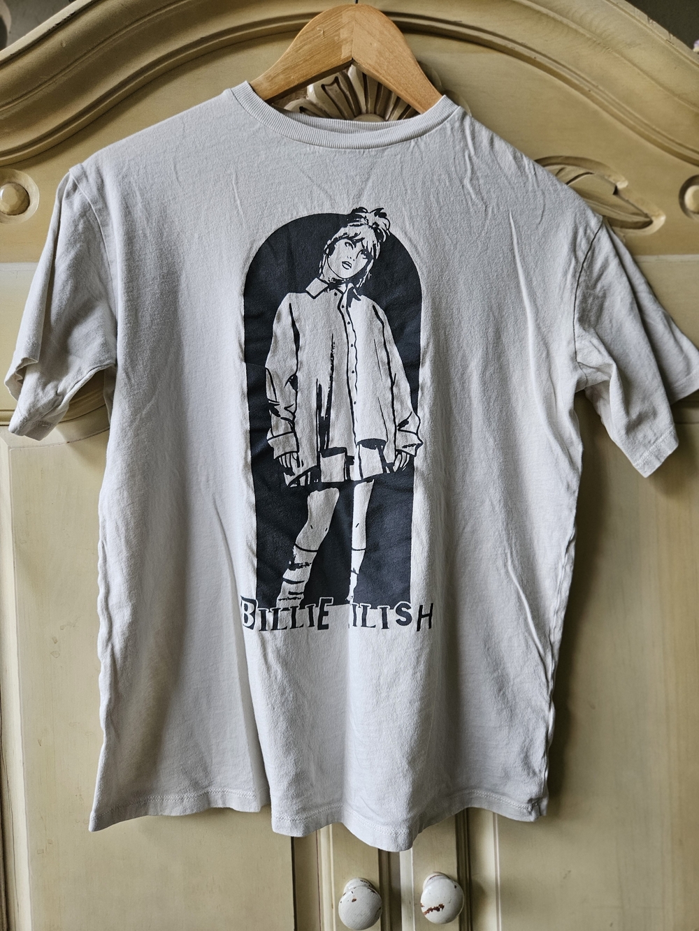 H&M White Short-Sleeve Tee with Black Graphic